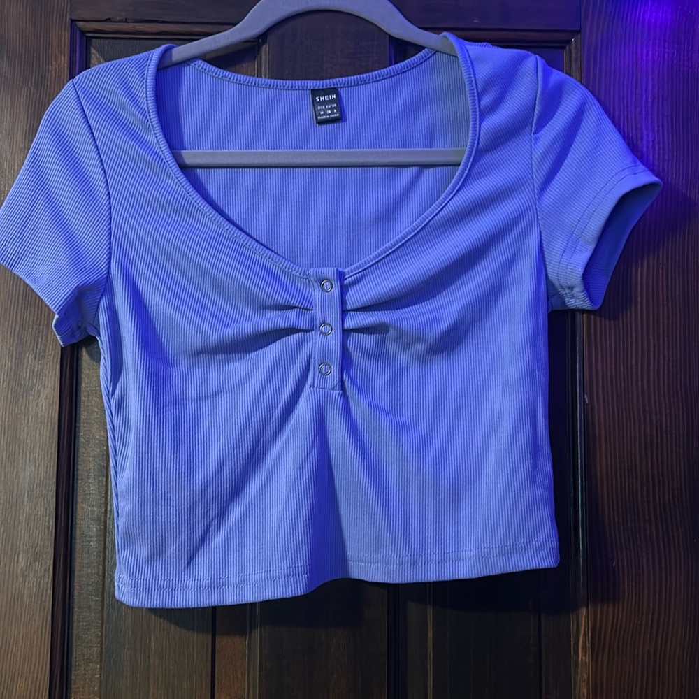 Purple top, Women’s size M, GREAT CONDITION